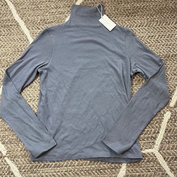 VINCE. Essentials Turtle neck in color Iris sz XL